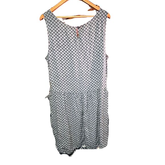 Old Navy 20 Plus Gray Pattern Dress, Comfortable Fit, Made in Indonesia - Picture 2 of 6